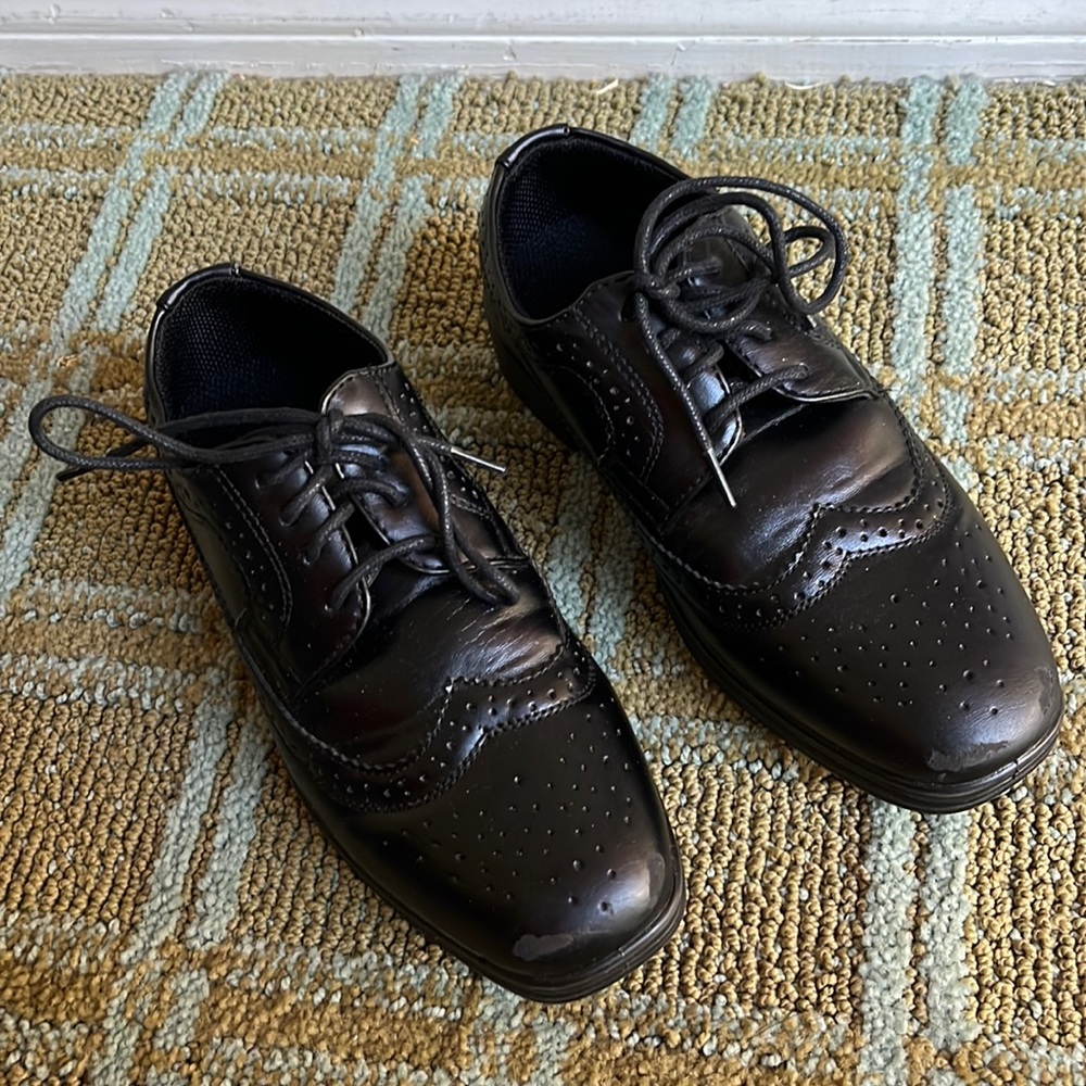 Boys dress shoes, black, size 2